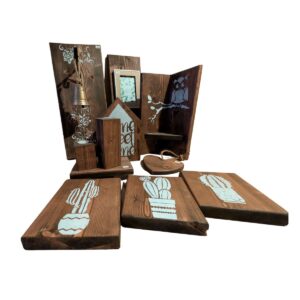 Partij diverse Houten Decoraties voor Markt en Handel 2a bruin