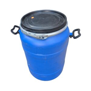 Kunststof vat met afsluitbare deksel en handgrepen